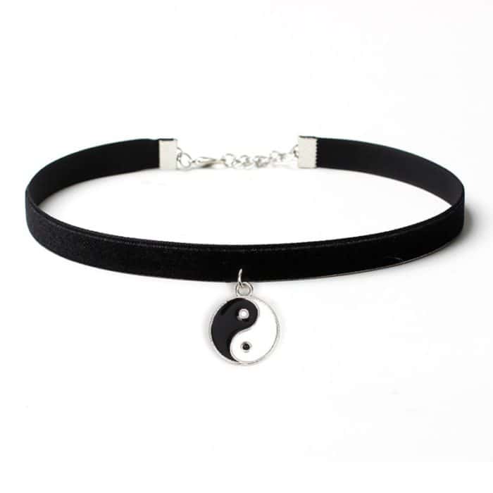 Korean Fashion Velvet Choker Necklace for Women Vintage Sexy Lace Necklace with Pendants Gothic Girl Neck Jewelry Accessories 2